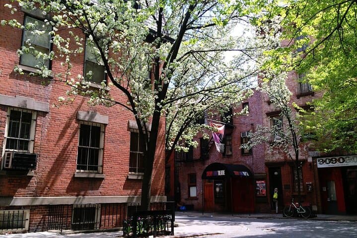 Greenwich Village Walking Tour: Historic Streets, Artists, and Bohemian New York photo 5