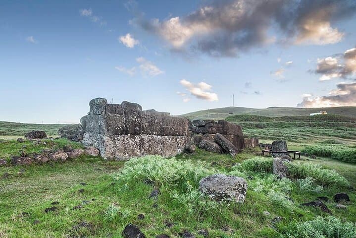 Birdman Quest Full-Day Tour — Orongo, Rano Kau & Moai of Rapa Nui photo 3