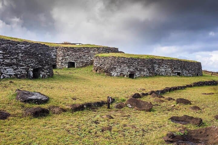 Birdman Quest Full-Day Tour — Orongo, Rano Kau & Moai of Rapa Nui photo 4