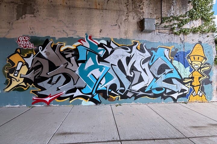 Offbeat Fulton Market Street Art Tour: Chicago Graffiti & Murals Walk photo 4