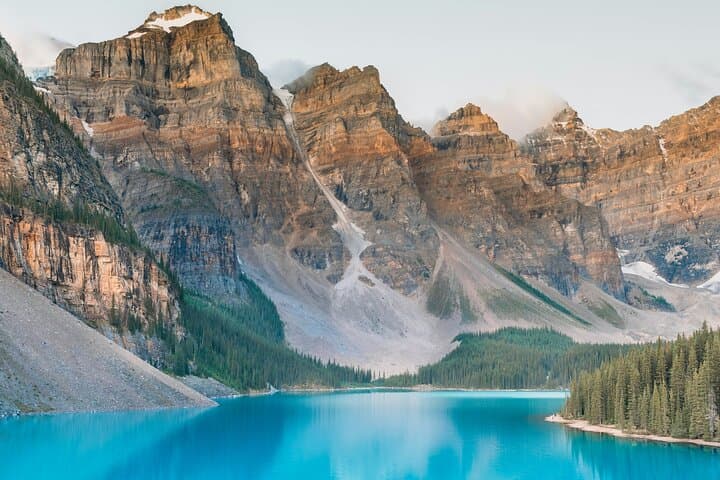 Luxury Private Tour of Moraine Lake, Lake Louise, Peyto & Icefields Parkway