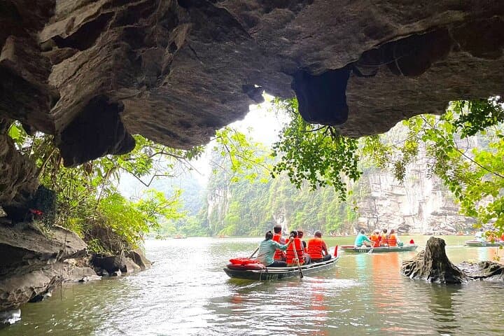 Ninh Binh Day Tour: Hoa Lu, Bich Dong, Trang An & Mua Cave Small-Group Experience photo 4