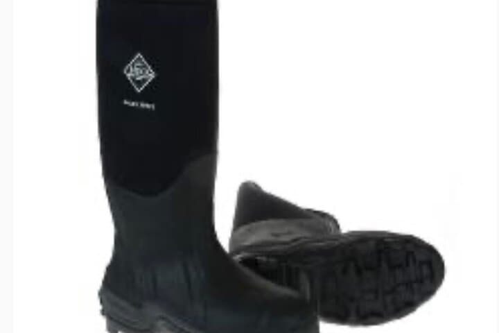 Anchorage Rain Gear Rental: Rent Waterproof Jacket, Pants & Boots for Alaska Adventures photo 4