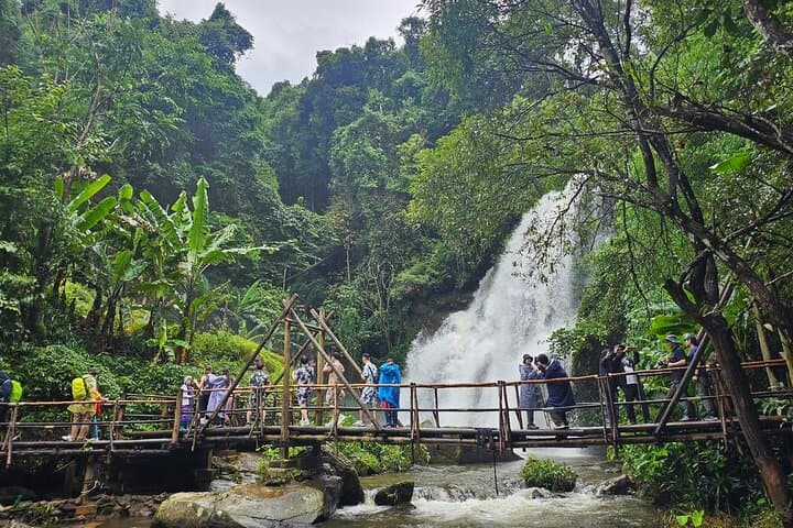 Doi Inthanon Day Trip: Kew Mae Pan Trek, Twin Pagodas & Waterfalls
