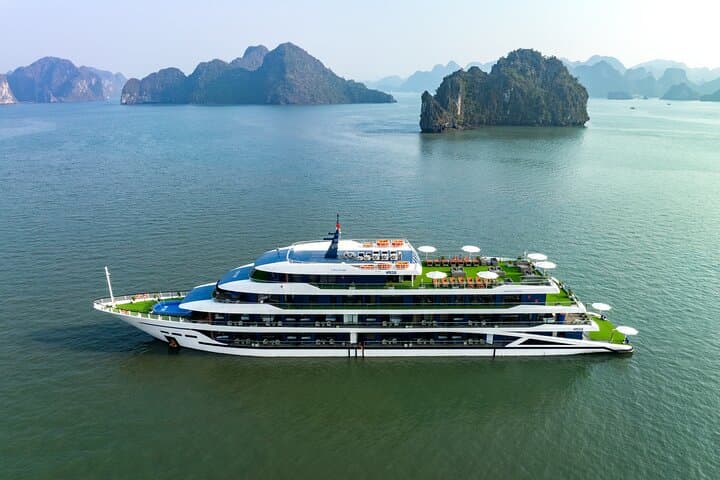 Luxury Halong & Lan Ha Bay 2-Day Cruise — Balcony Suites, Kayaking & Cooking Class