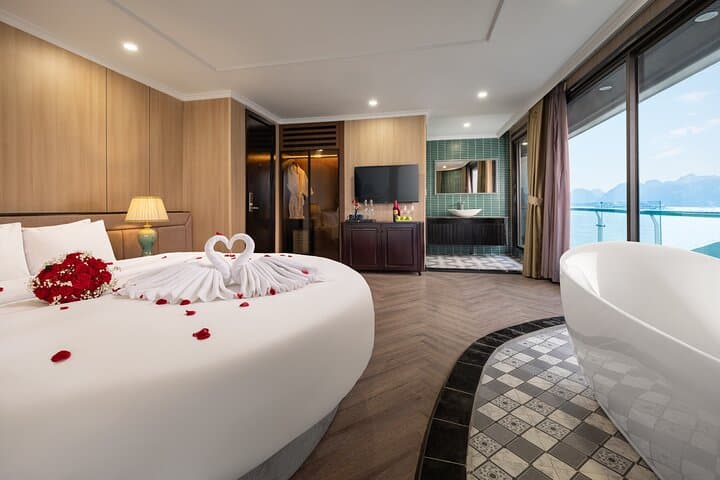 Luxury 3-Day Halong & Lan Ha Bay Cruise — All-Inclusive 5-Star Experience photo 1