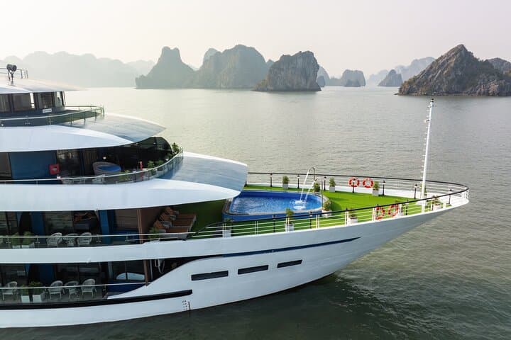 Doria 5-Star Halong & Lan Ha Bay Overnight Cruise — Luxury Boat Charter photo 3
