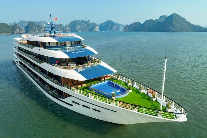 Doria 5-Star Halong & Lan Ha Bay Overnight Cruise — Luxury Boat Charter photo 1