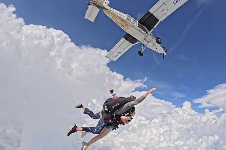 Tandem Skydiving Pattaya: 13,000-Foot Freefall Over the Gulf photo 4