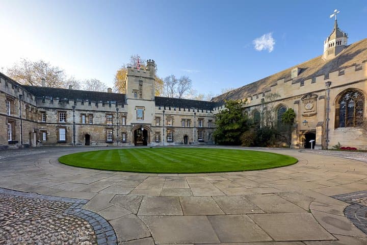 Oxford Inspector Morse Lewis Endeavour Walking Tour — Guided Film Location Walk photo 1
