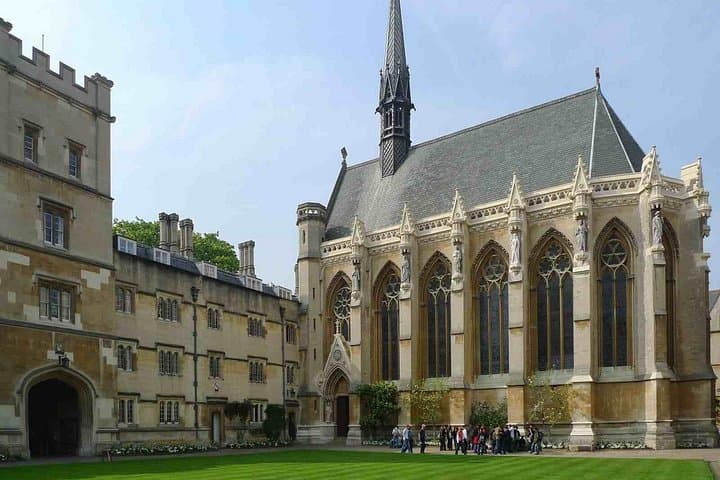 Oxford Inspector Morse Lewis Endeavour Walking Tour — Guided Film Location Walk photo 4