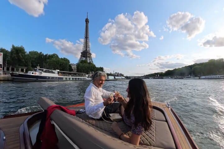 Seine Evening Cruise with Champagne: 90-Minute Private Sightseeing from the Louvre photo 1