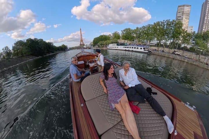 Seine Evening Cruise with Champagne: 90-Minute Private Sightseeing from the Louvre photo 2