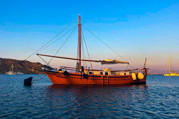 Pirate Caves & Blue Lagoon Boat Trip in Paros: Snorkel, Swim, Sip Local Wine photo 5