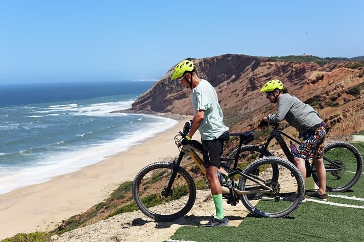 Nazare to São Martinho do Porto Coastal Bike Tour — E‑Bike Day Trip
