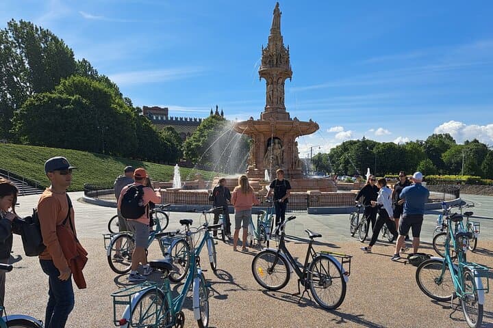Grand Glasgow Landmarks & Hidden Gems Private Bike Tour — Cycle the Clyde and West End photo 3