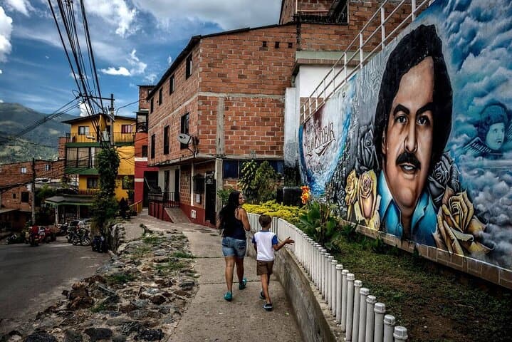 Walking Medellín's Escobar Sites: Full Tour of Real History and Transformation photo 2