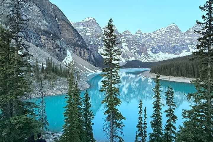 2-3 Day Banff & Icefields Tour: Lake Louise, Moraine Lake, Johnston Canyon photo 2
