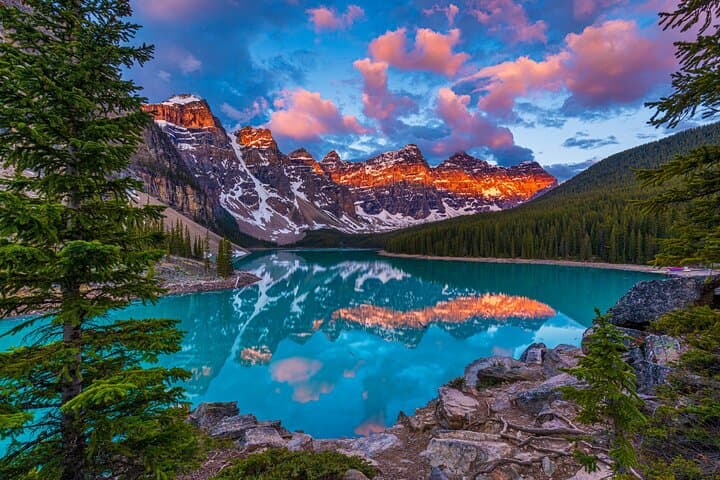 Moraine Lake Sunrise Private Luxury Tour from Canmore & Banff