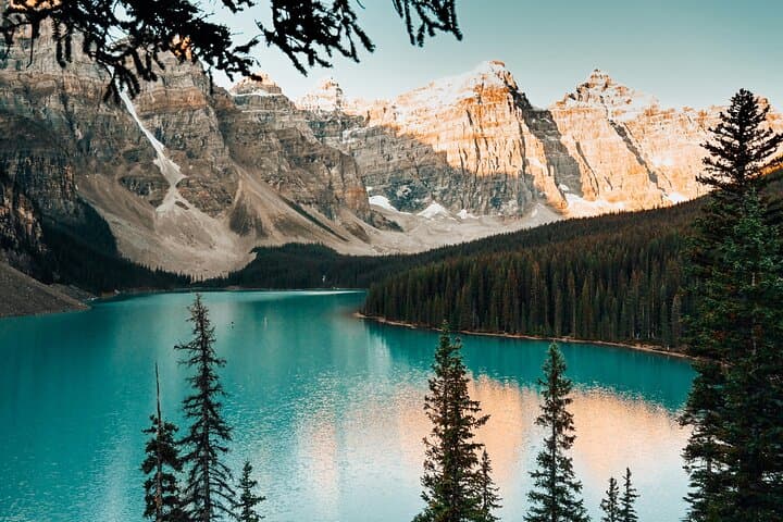 Moraine Lake Sunrise Private Luxury Tour from Canmore & Banff photo 6