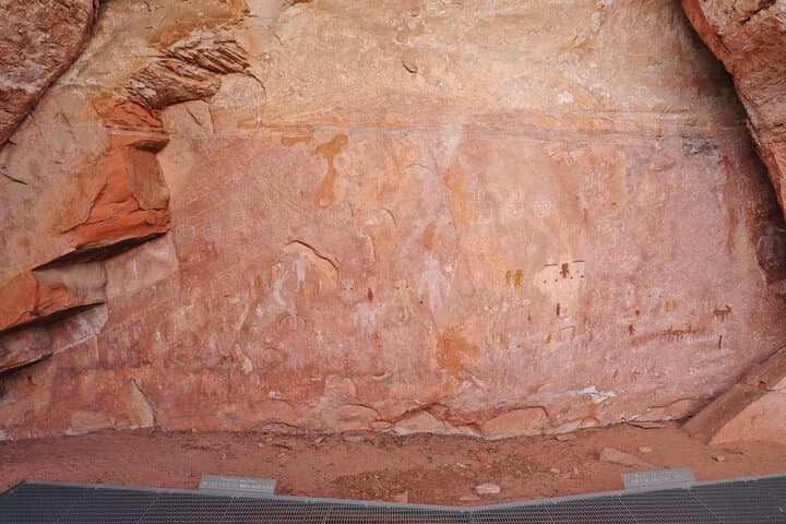 UTV to Pictograph Panel & Sandboarding near Coral Pink Sand Dunes photo 2
