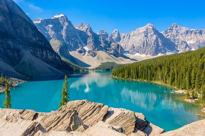 Luxury Private Tour to Moraine Lake & Lake Louise from Canmore or Banff — Day Trip with Canoe and Rockpile Views photo 6