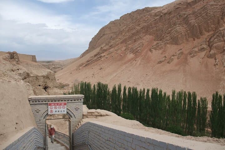 Sunset Dunes and Silk Road Ruins: Turpan 4WD Private Kumtag Desert Tour photo 6
