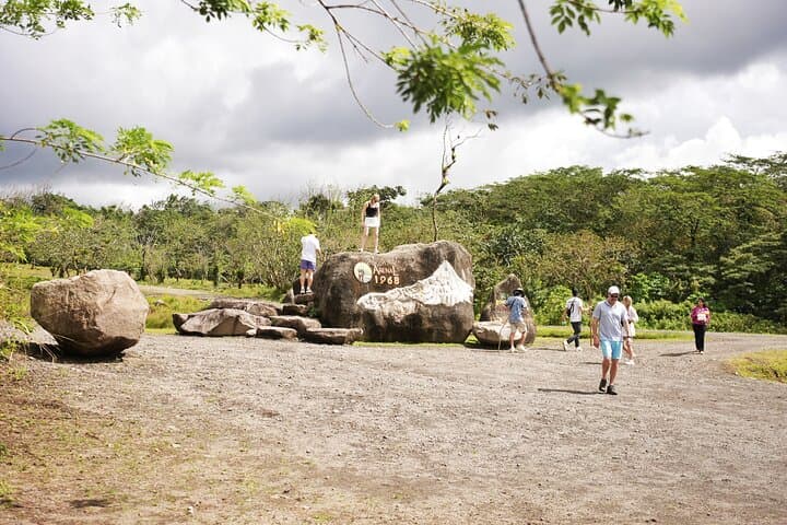 Self-Guided Arenal Park Walk — Lava Flows, Lake Los Patos & Wildlife photo 3