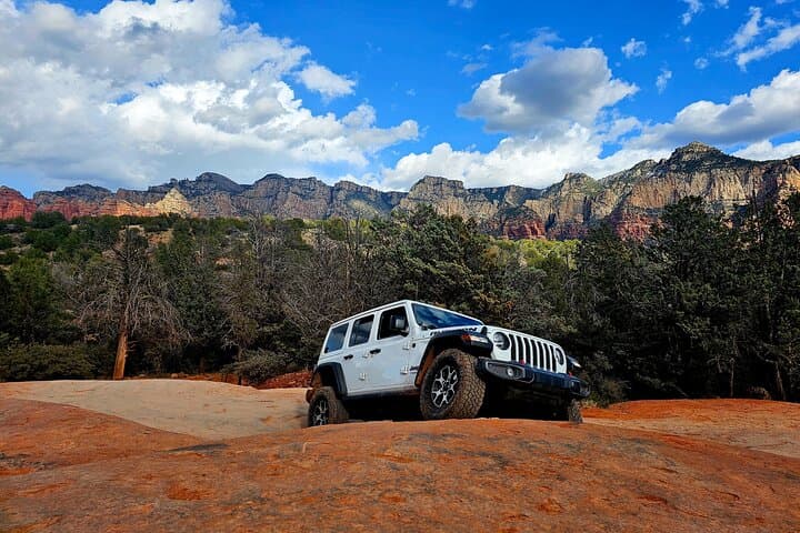 Private Jeep Tour From Phoenix to Sedona — Full-Day Off-Road Red Rock Adventure