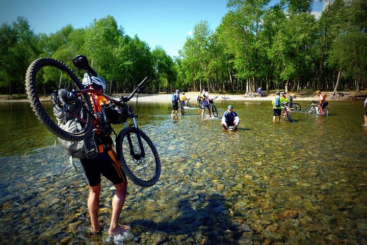 Edge of the Wild: 7-Day Mongolia Cycling Tour from Ulaanbaatar