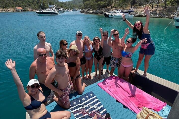Blue Lagoon Luxury Boat Tour from Split: 5-Hour Snorkel, Trogir & Šolta photo 6