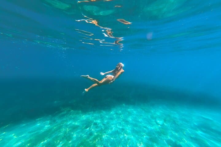 Blue Lagoon Luxury Boat Tour from Split: 5-Hour Snorkel, Trogir & Šolta