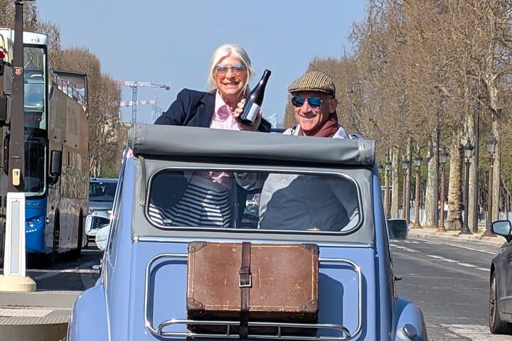Paris Express Tour — Quick Visit to Historic Monuments in Under an Hour photo 2