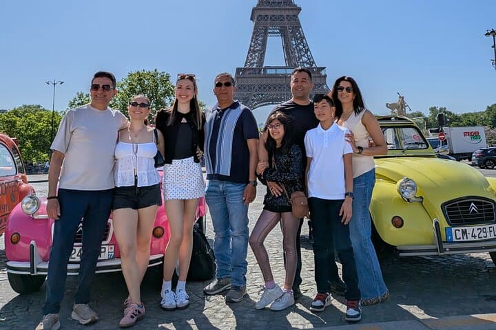 Paris Express Tour — Quick Visit to Historic Monuments in Under an Hour photo 3