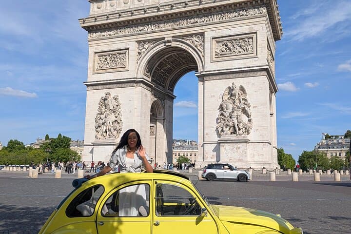 Paris Express Tour — Quick Visit to Historic Monuments in Under an Hour photo 6