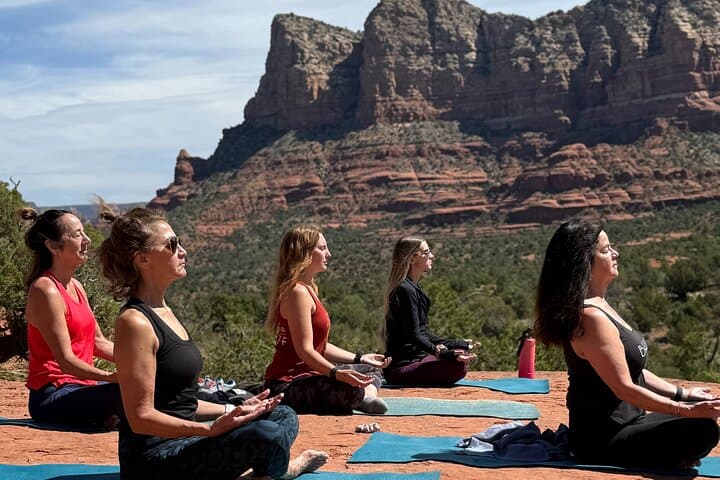 Sedona Day Retreat: Hiking to Cathedral Rock’s Vortex for Yoga and Meditation photo 3