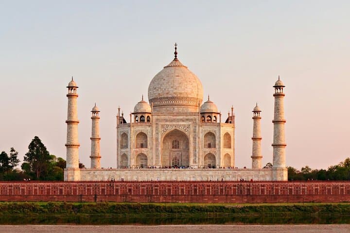 Sunrise at the Taj Mahal: 2-Day Private Sunrise & Sunset Trip from Kochi (Flights Included) photo 3
