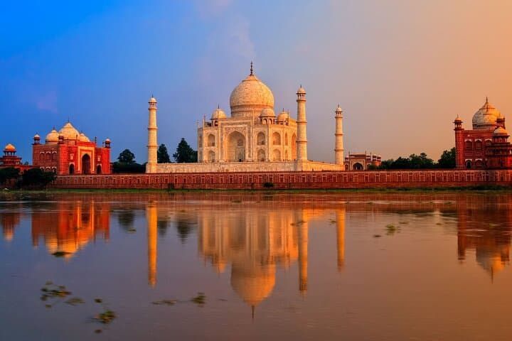 Sunrise at the Taj Mahal: 2-Day Private Sunrise & Sunset Trip from Kochi (Flights Included)