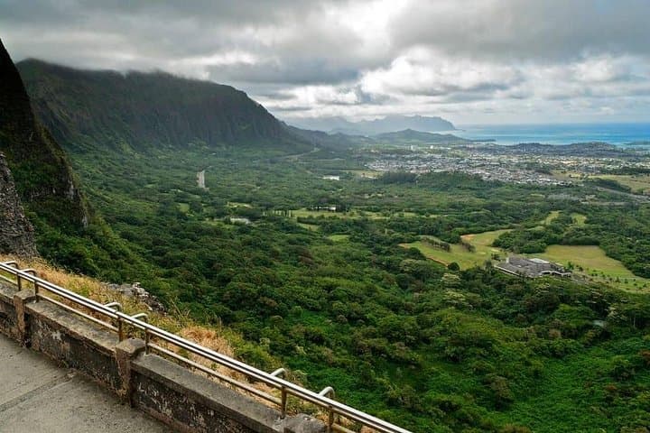 Half-Day East Oahu Escape — Nuʻuanu Pali, Halona Blowhole & Shave Ice photo 3