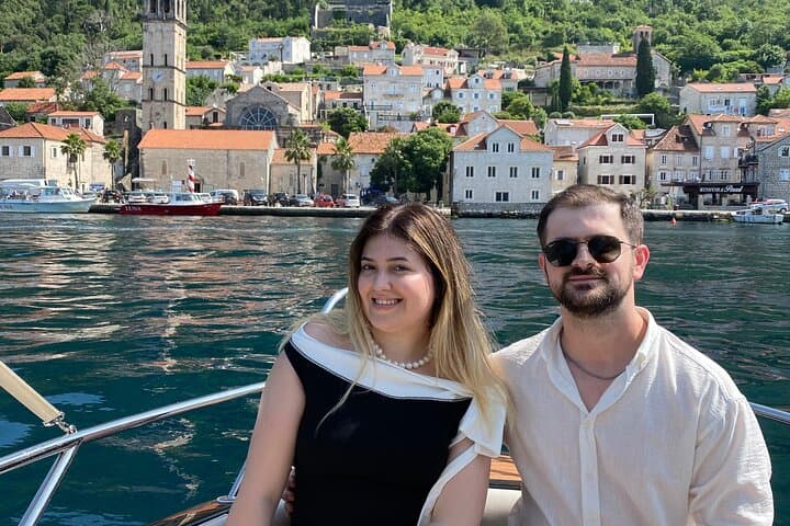 Perast and Our Lady of the Rocks: Private 90-Minute Boat Tour from Kotor