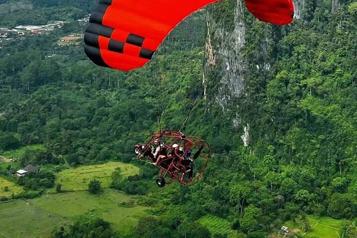 Paragliding Vang Vieng: Tandem Flights Over Mekong & Limestone Cliffs photo 2