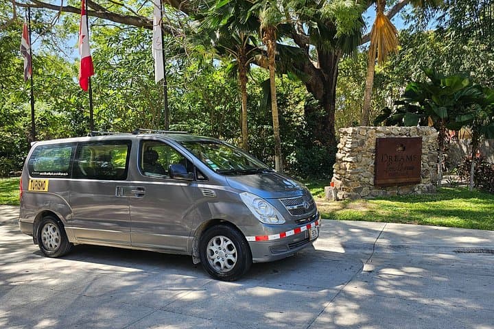 Private Transfer from Liberia Airport to Tamarindo — One-Way Air-Conditioned Ride photo 4