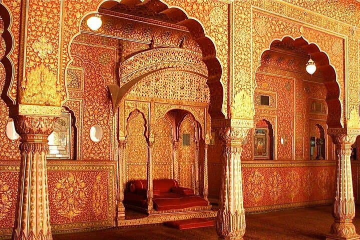 Classical Rajasthan Tour: Forts, Havelis & Desert Camel Safari (8-Day) photo 6
