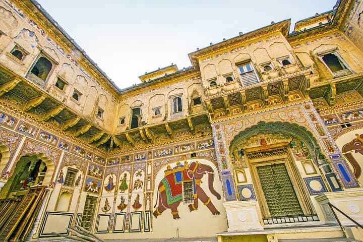 Classical Rajasthan Tour: Forts, Havelis & Desert Camel Safari (8-Day)