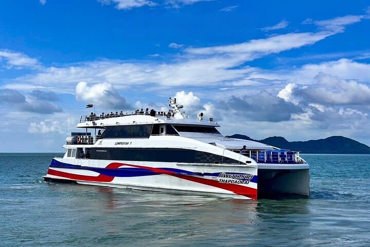 Phi Phi to Koh Tao: Scenic Ferry, Bus & High-Speed Catamaran Transfer photo 2