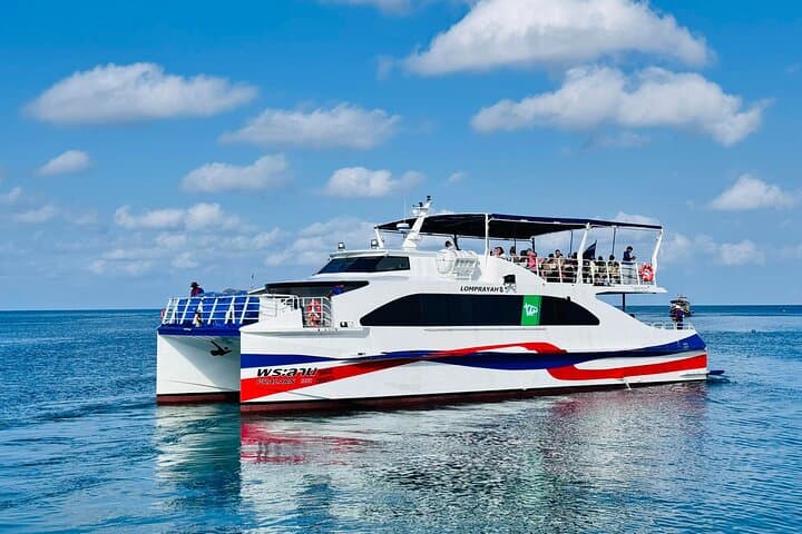Phi Phi to Koh Tao: Scenic Ferry, Bus & High-Speed Catamaran Transfer photo 3