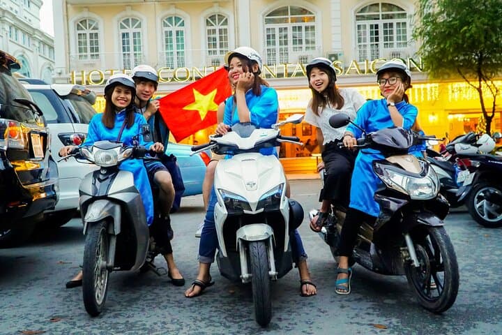 Saigon by Scooter: Half-Day Motorbike Tour with Female Riders