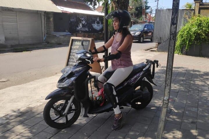 Bali Scooter Lessons and Rentals: Learn to Ride Like a Local in Seminyak photo 4