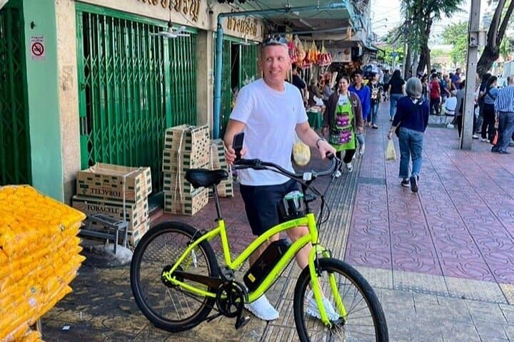 Bangkok Night E-Bike Tour to Grand Palace Lights photo 4