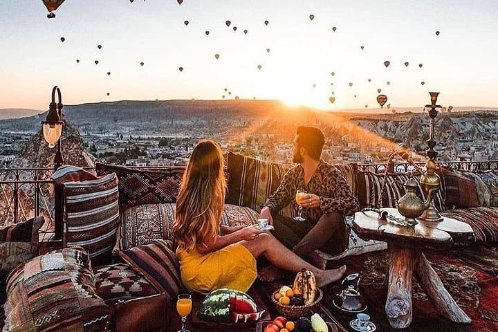 Cappadocia in 48 Hours: Sunrise Balloons and Cave-Hotel Nights
